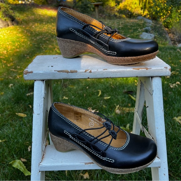 Groundhog Tucson Leather Natural Cork Wedge - Picture 6 of 10